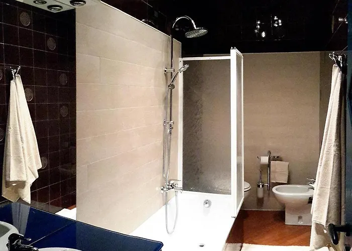 Fuori Portico Orso * بولونيا